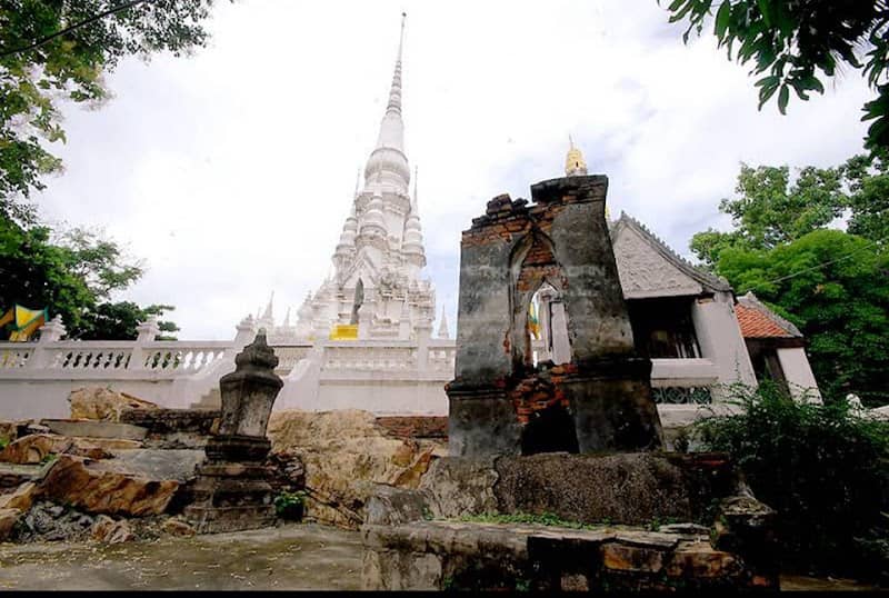 Wat Khao Kaew Worawihan - Image 1
