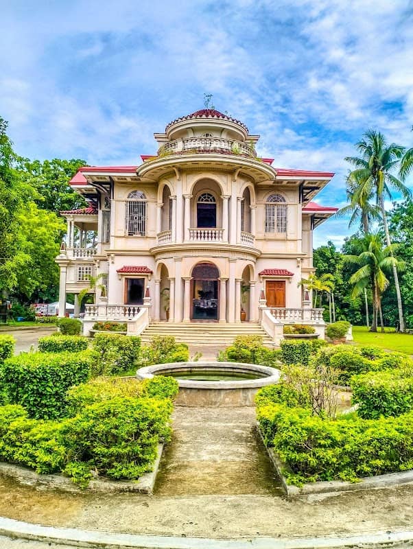 Molo Mansion - Image 1
