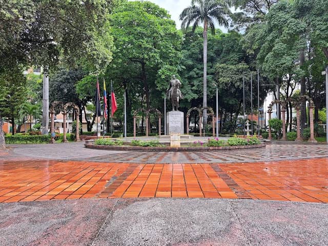 Simón Bolívar Park - Image 1
