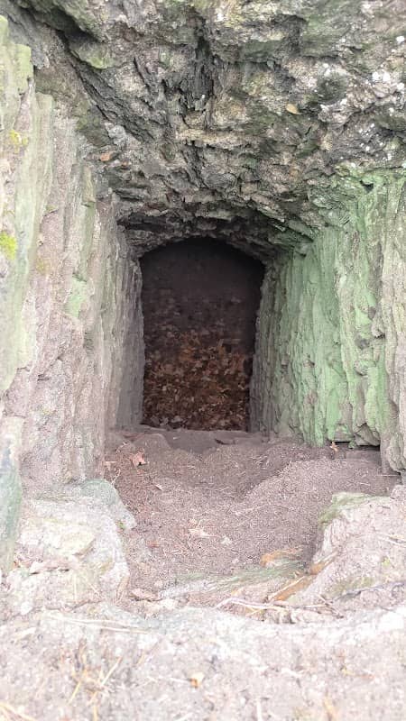 Vstup do podzemního sklepení - Image 2