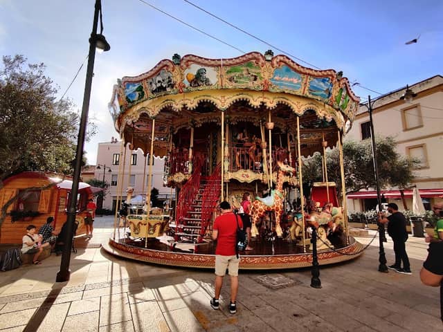 carousel - Image 1