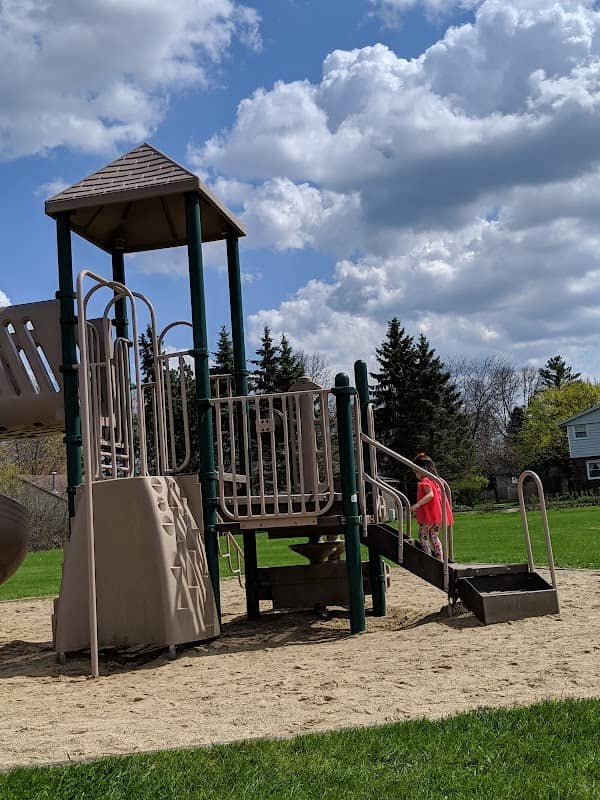 Drozd Park - Image 1