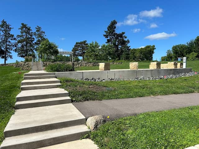 Elsie Stephens Park - Image 1
