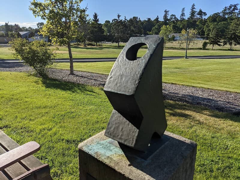 Sunlight and Shadow by David Reynolds sculpture - Image 2