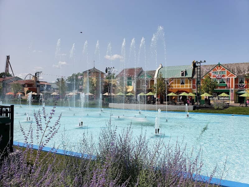 Royal Fountain - Image 2