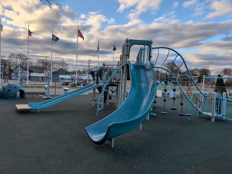 Military park - Image 1