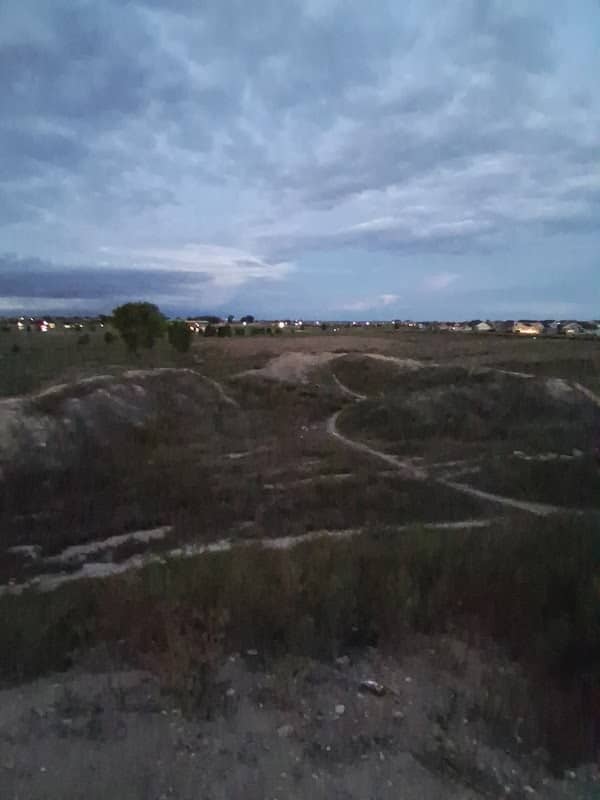 The dirt hills - Image 1
