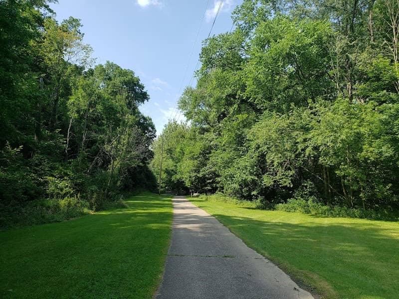 Holmesbrook Park - Image 2