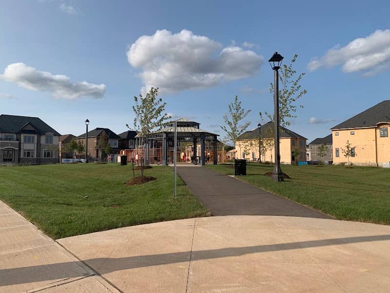 Bowbeer Parkette - Image 1