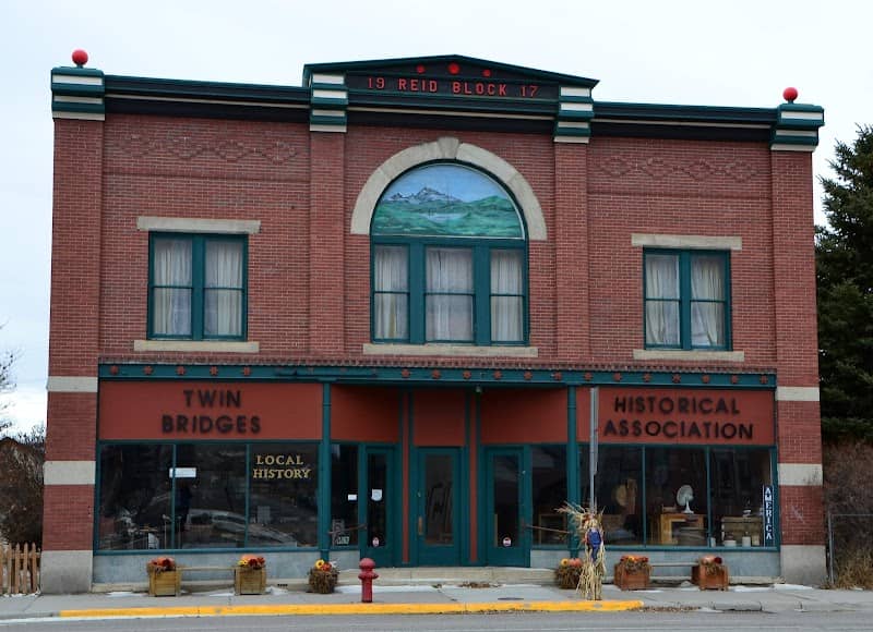 Twin Bridges Historical Association - Image 1