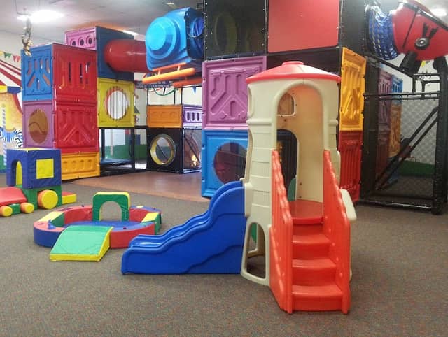Jumps N' Jiggles Indoor Playground & Carousel - Image 2