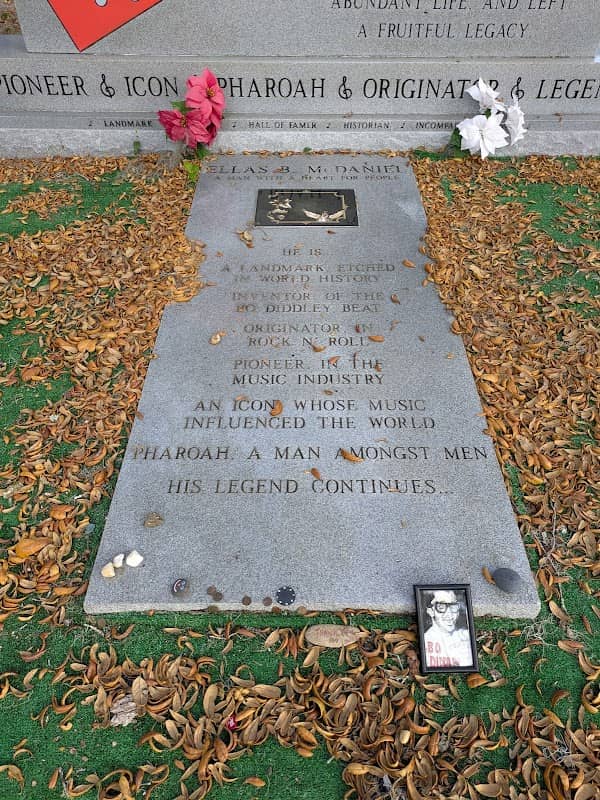 Grave of Bo Diddley - Image 2