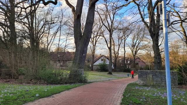 Hofeichen Park - Image 1