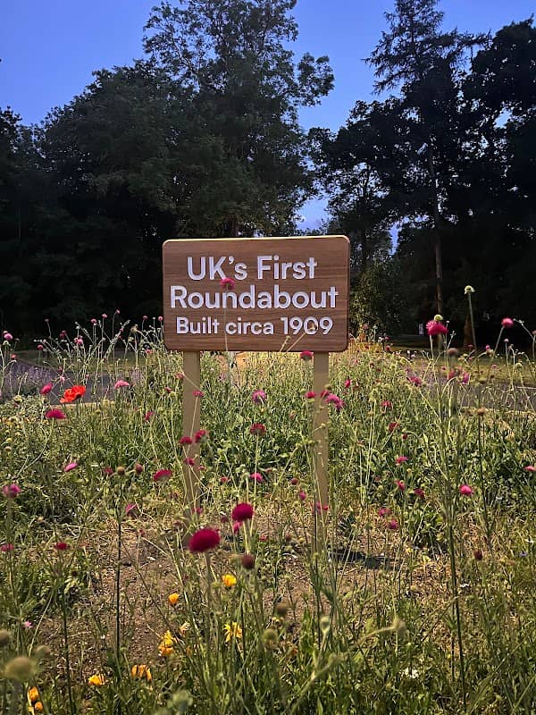 Sollershott Circus - UK's 1st Roundabout - Image 1