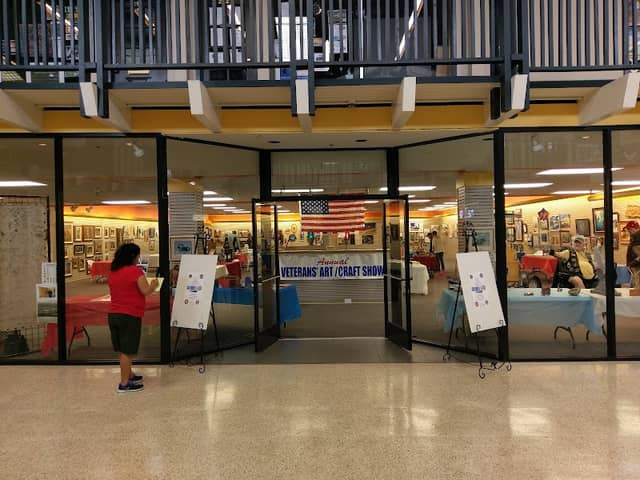 Pony Village Mall - Image 1