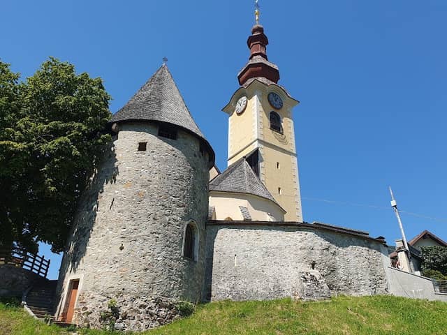 Mura e torre medioevali - Image 1