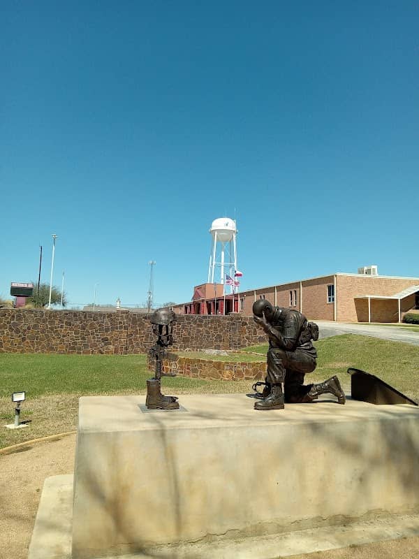 Whitehouse Veterans Memorial - Image 1