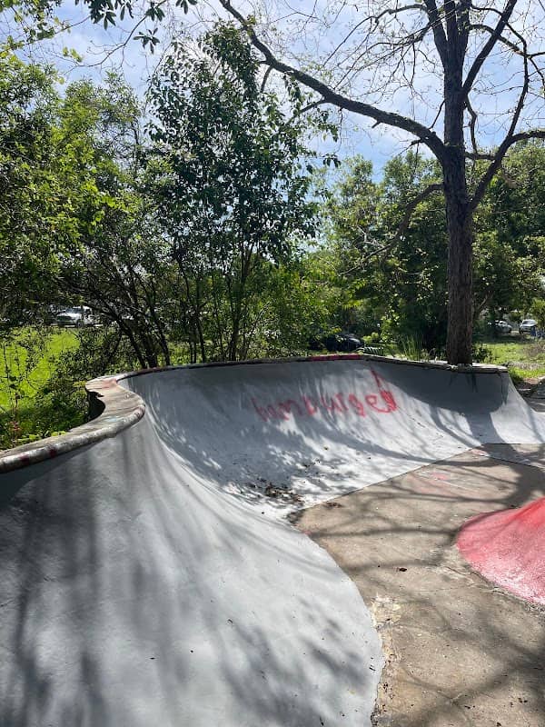 Hotel Nahunta Skatepark - Image 2