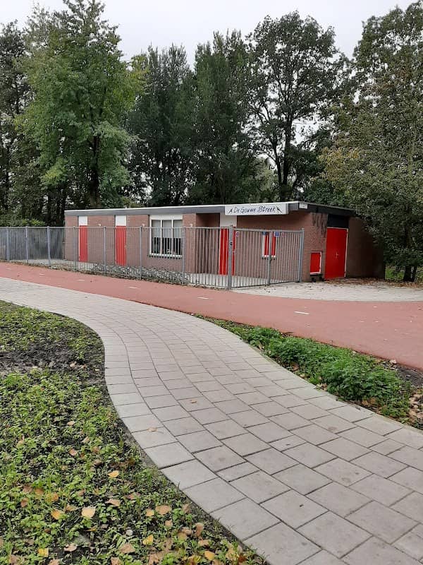 Dog Playground Oranjewijk - Image 3