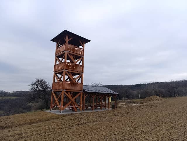 Rozhľadňa v Klíži - Beckov - Image 1