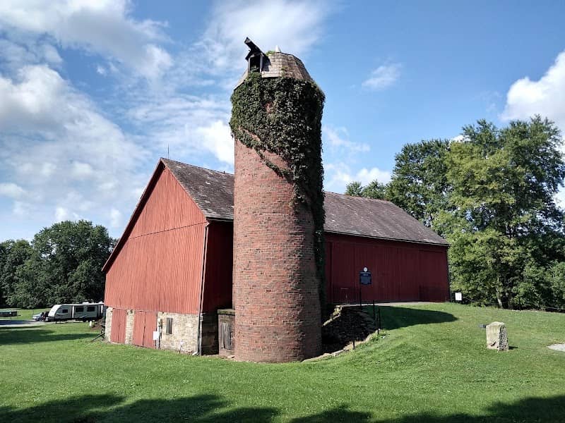 Historic Harmony Barn - Image 1