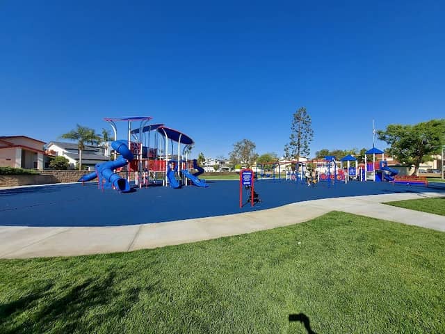 Hollyglen Park - Image 2