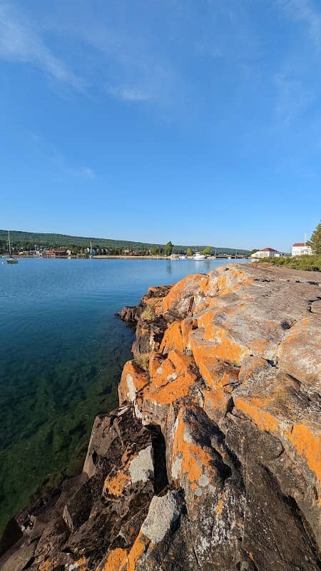 Grand Marais Lighthouse - Image 2