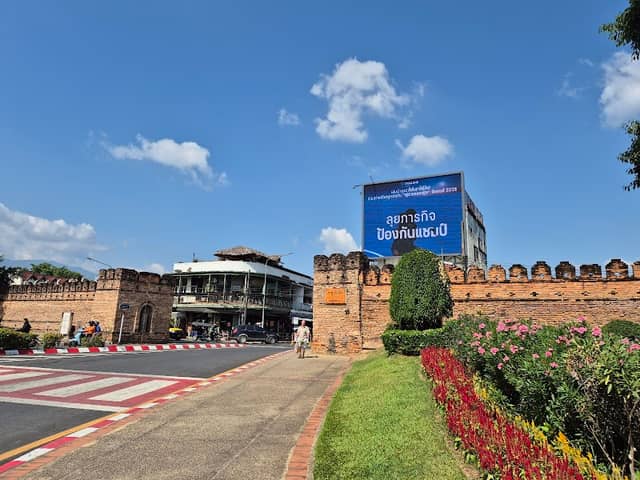 Chiang Mai Gate - Image 1