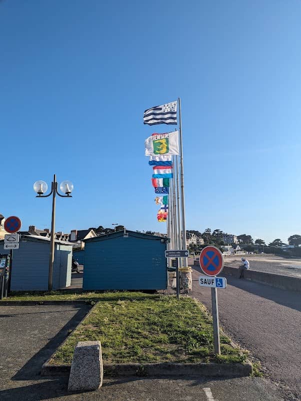 Esplanade des drapeaux - Image 2