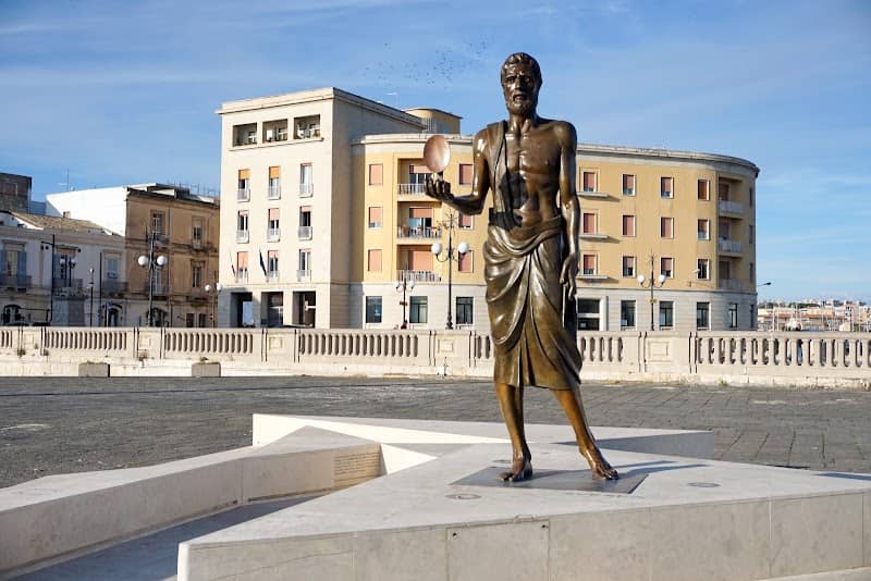 Statue of Archimedes - Image 2