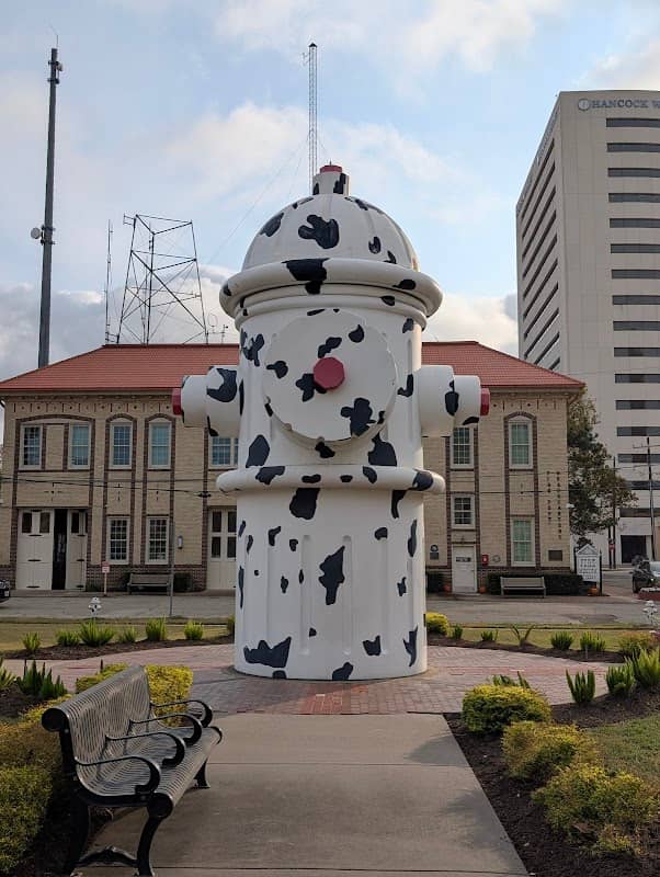 World’s Largest Working Fire Hydrant - Image 1