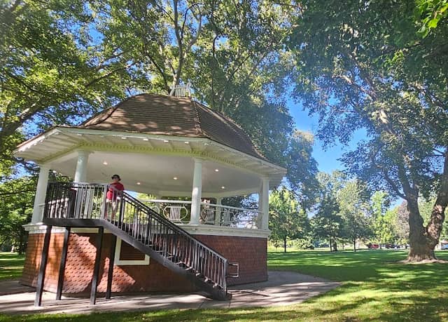 Pioneer Park - Image 2