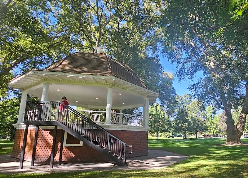 Pioneer Park - Image 2