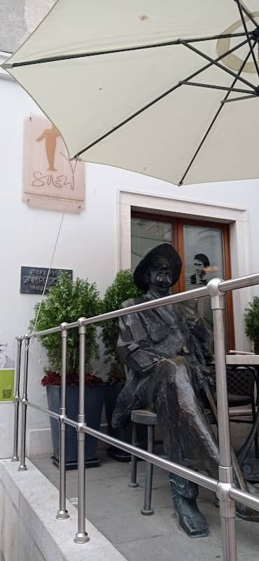 James Joyce monument - Image 2