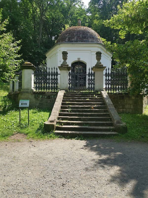 Mausoleum von Graf Ludwig Christoph Spiegel zu Bielenburg - Image 1