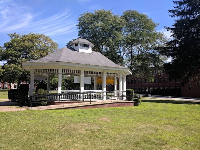 Southbridge Town Common - Image 2