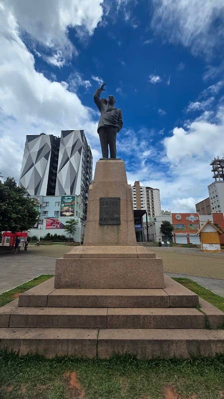Estátua de Nereu Ramos - Image 1