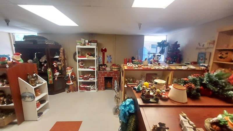 Simply Vintage Antiques and Marketplace - Image 1