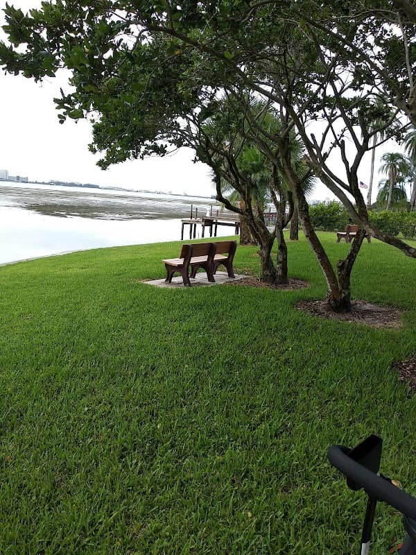 Garden Circle Park - Image 1