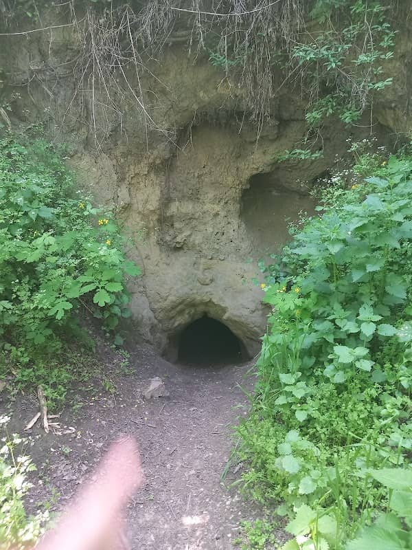 Pákozd fort cave - Image 1