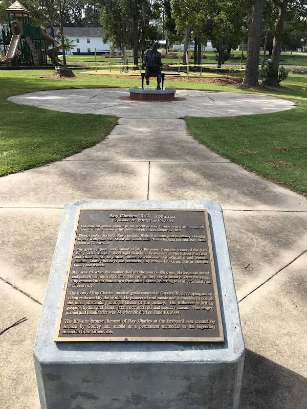 Ray Charles Statue - Image 1