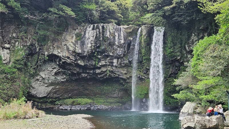 Cheonjiyeon Water Falls - Image 3