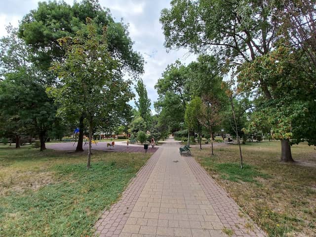 Piroska János téri park - Image 1