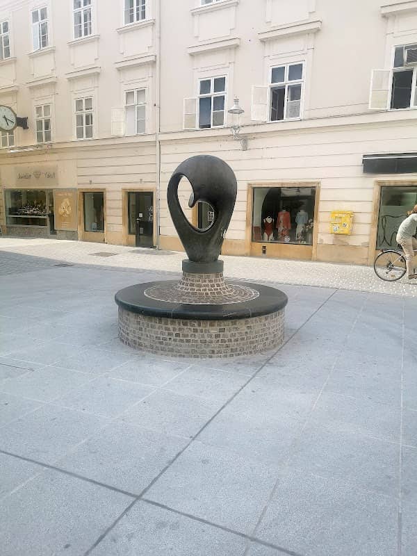 Marmorstatue Das Ohr von Josef Mader - Image 1