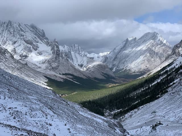 Rae Glacier Trail - Image 1