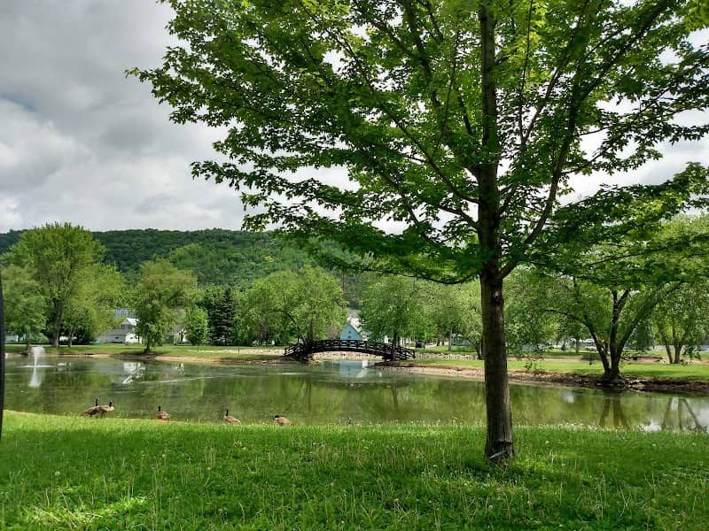 Goose Lake Memorial Park - Image 1