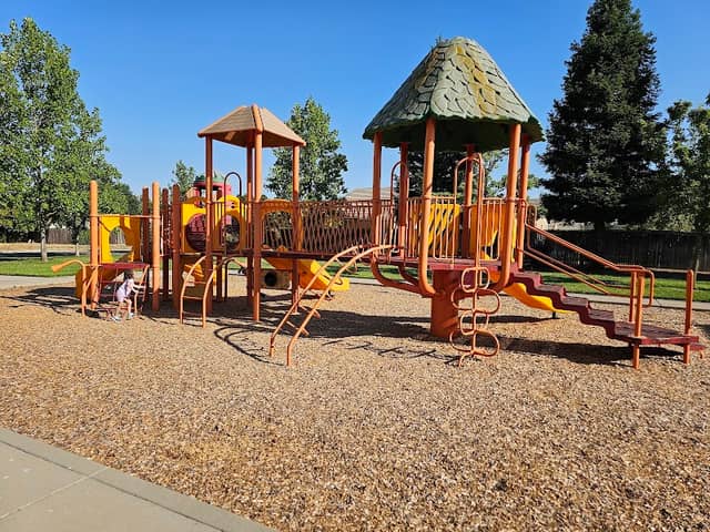 Orchard Glen Park - Image 1