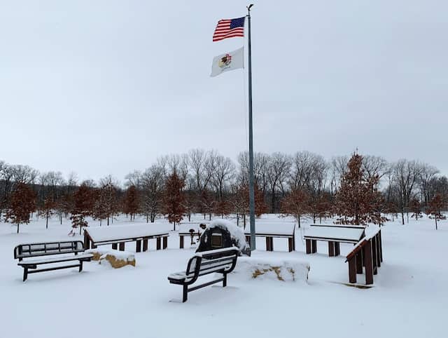 Illinois Fallen Soldier Surround of Honor - Image 1