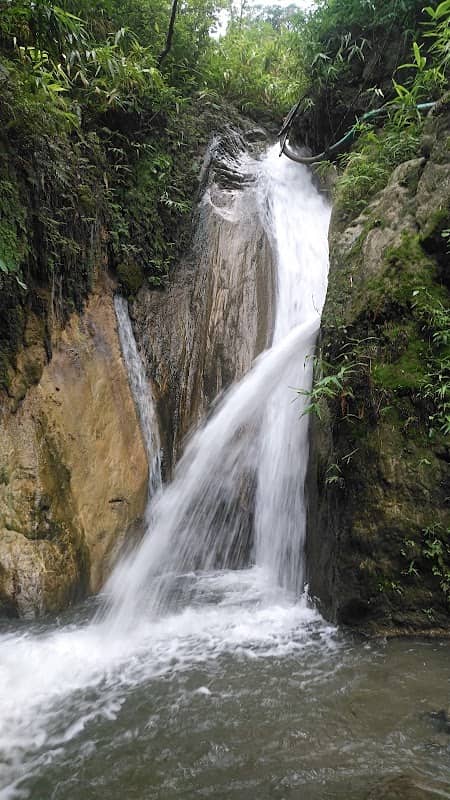 Garud Chatti Waterfall - Image 1