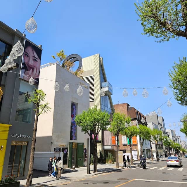 Garosu-gil Street - Image 1